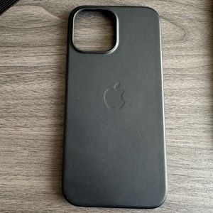 Apple Leather Case With Magsafe